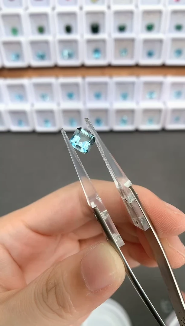 未镶嵌裸石定制海蓝宝石1.19ct 03085