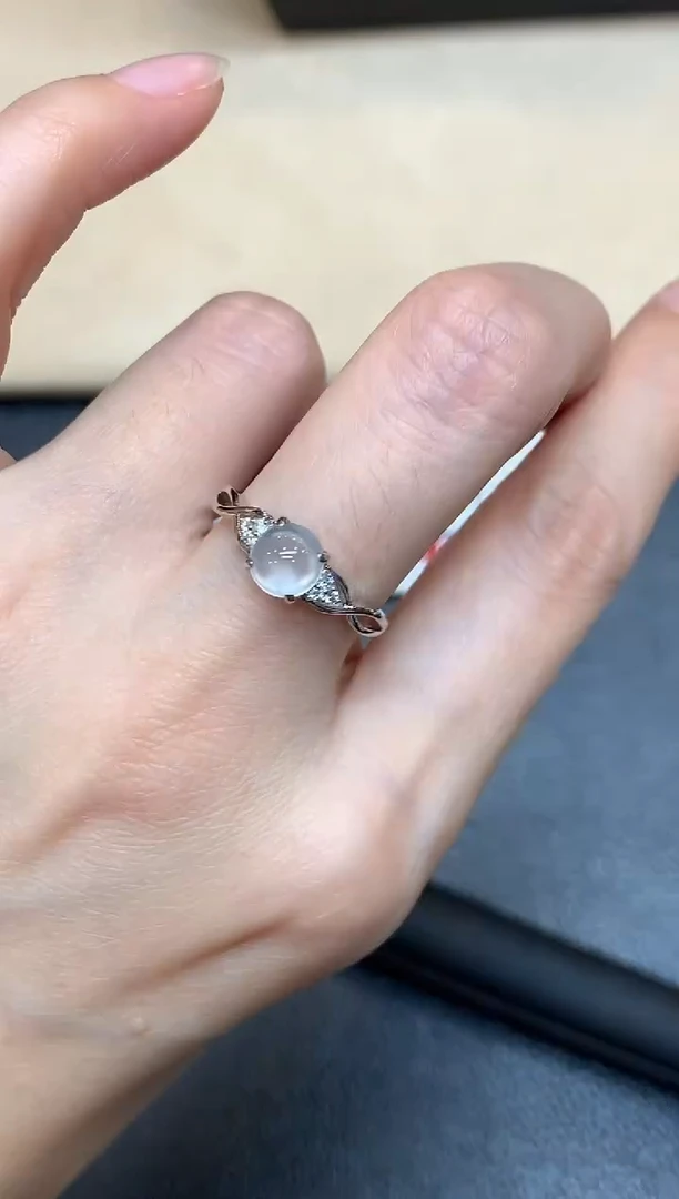 18K金镶嵌戒指翡翠【无鉴赏期】