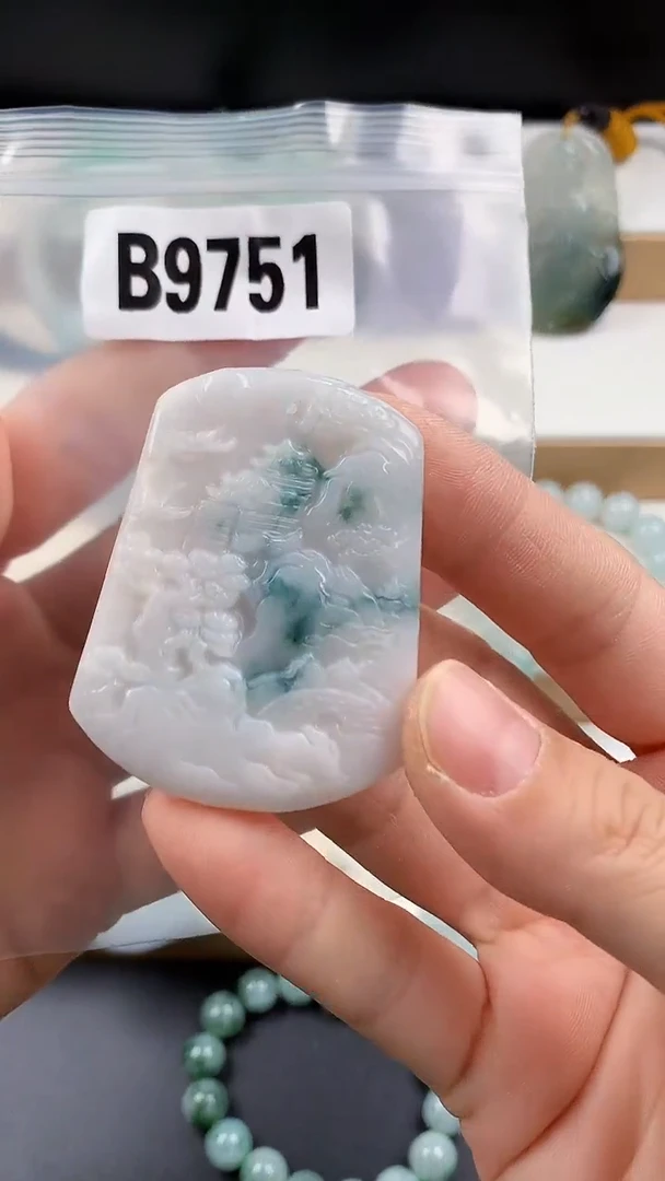 颈饰未镶嵌翡翠天然翡翠吊坠挂件