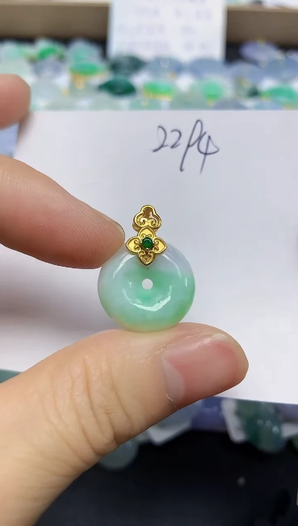 翡翠未镶嵌颈饰天然缅甸翡翠A货