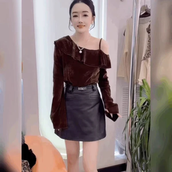 荷叶边丝绒T恤衫斜肩吊带长袖打底衫女设计感金丝绒黑色丝绒上衣