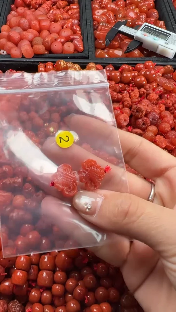 【闪购商品】南红玛瑙颈饰未镶嵌1