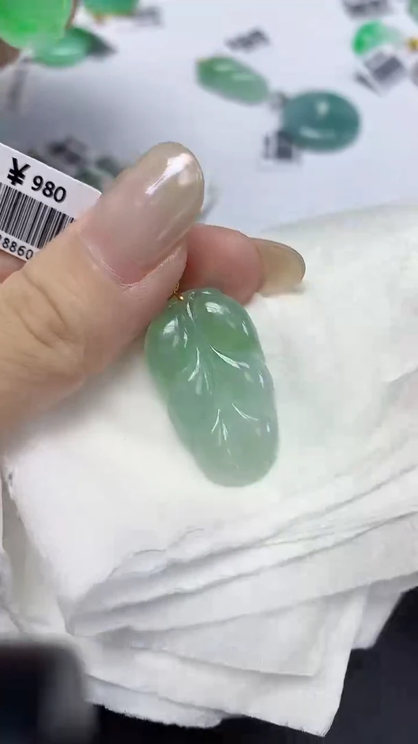 翡翠18K金镶嵌颈饰天然缅甸翡翠A货