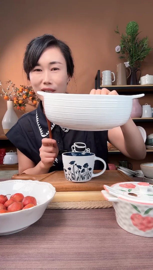 陶瓷8.5英寸螺纹双耳汤碗微瑕