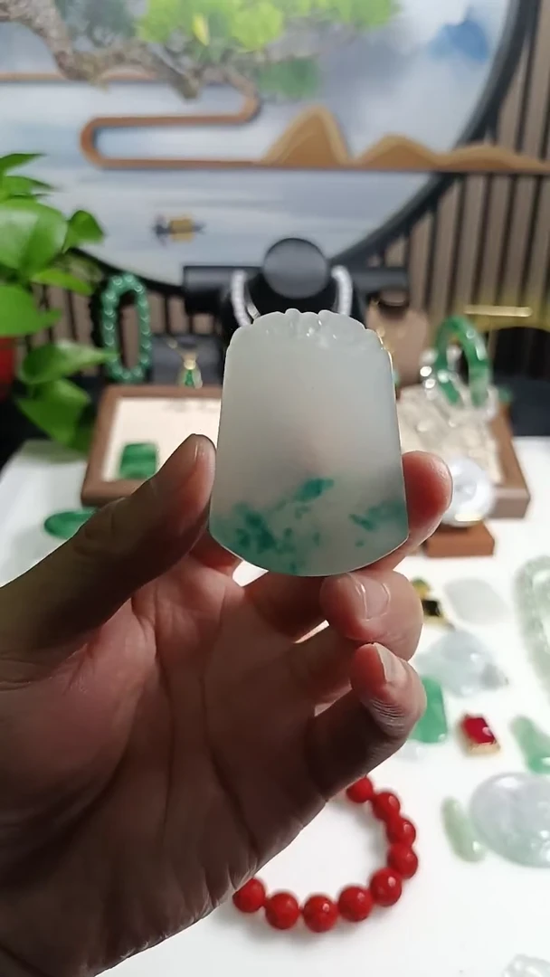 颈饰未镶嵌翡翠翡翠