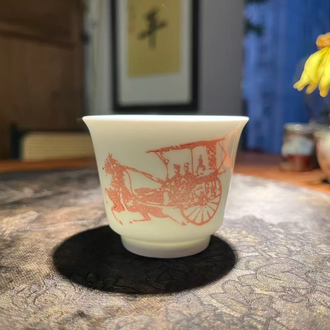 古意车马出行图 白釉矾红撇口方足茶杯