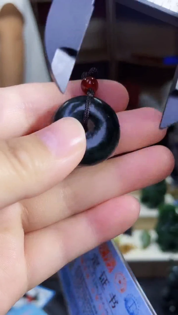 和田玉未镶嵌颈饰1