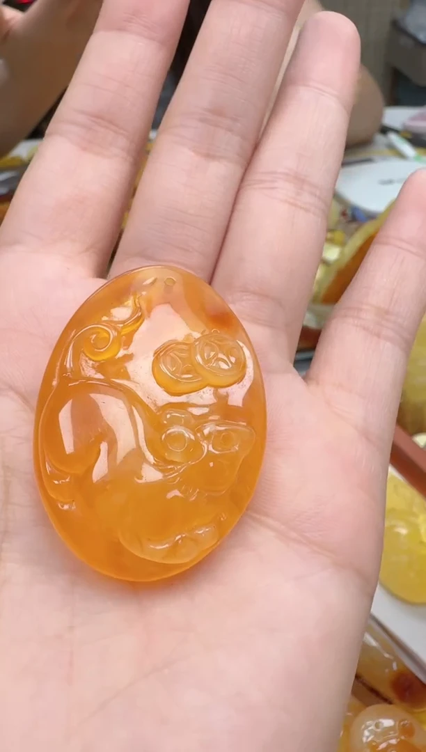 裸石琥珀未镶嵌如图