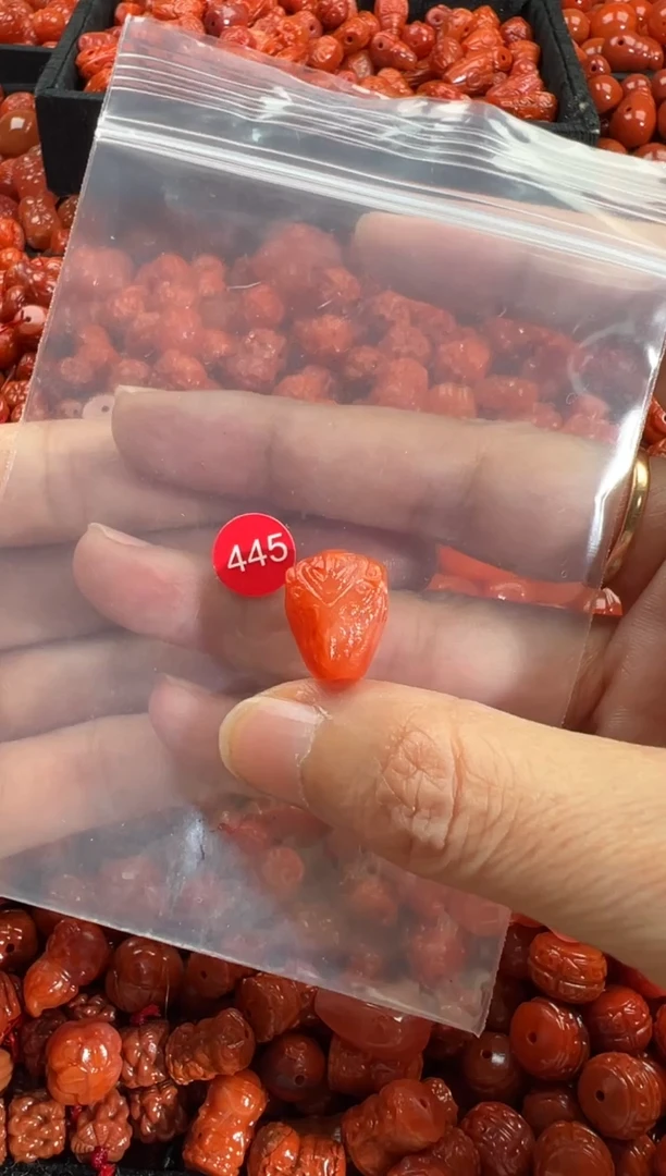 颈饰未镶嵌南红玛瑙1