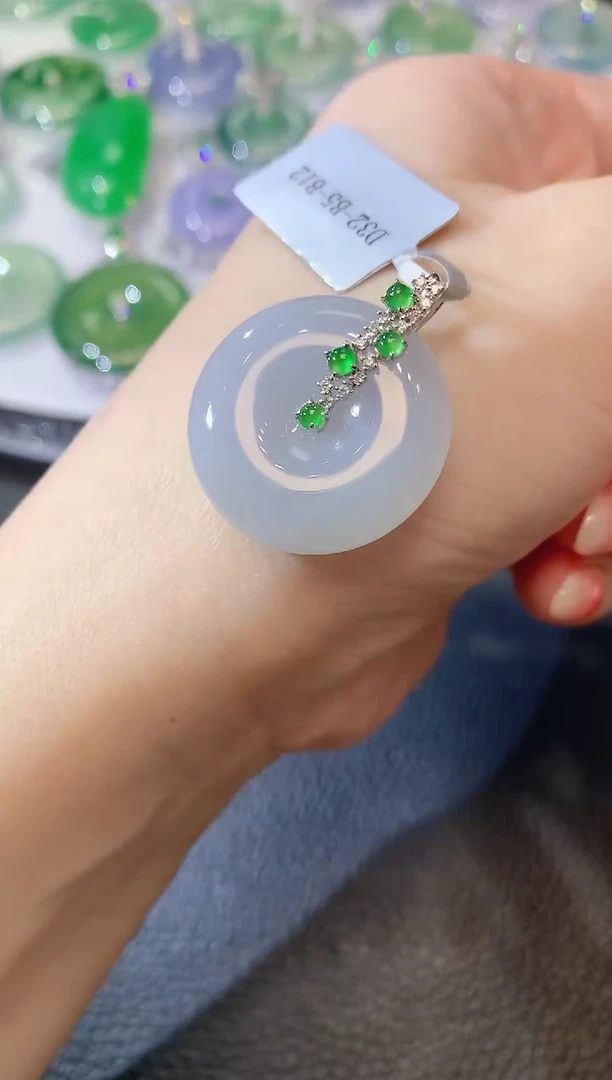 【闪购商品】翡翠吊坠(不含链)18K金镶嵌A1 紫货有一定色差