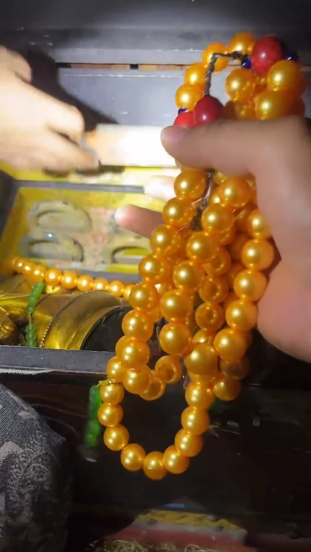 吊坠贝壳金色珠珠项链