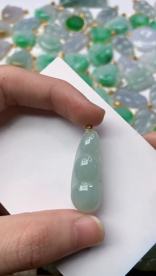 【闪购商品】翡翠颈饰18K金镶嵌5.............