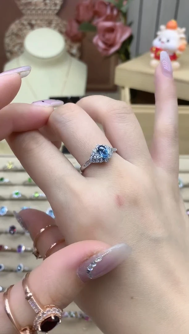 银S925镶嵌戒指托帕石豪镶托帕石