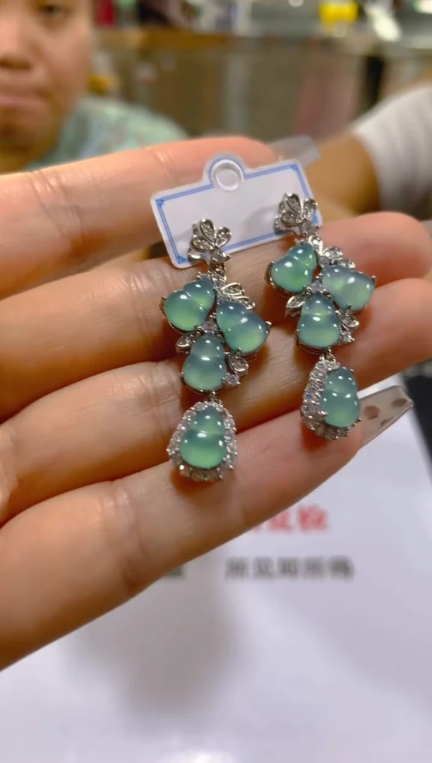 未镶嵌翡翠耳饰多样性发一
