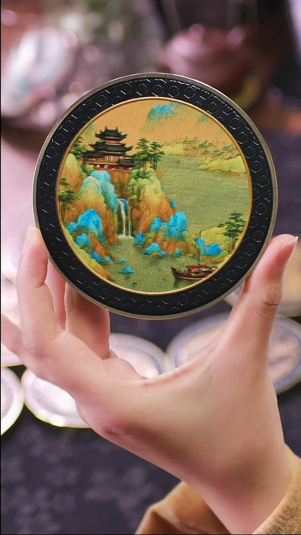 壹藏贰宝千里江山图案铜圈杯垫一片