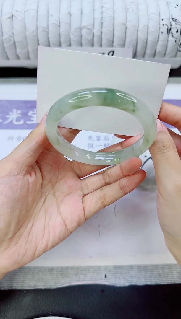 未镶嵌手镯石英质玉76/59