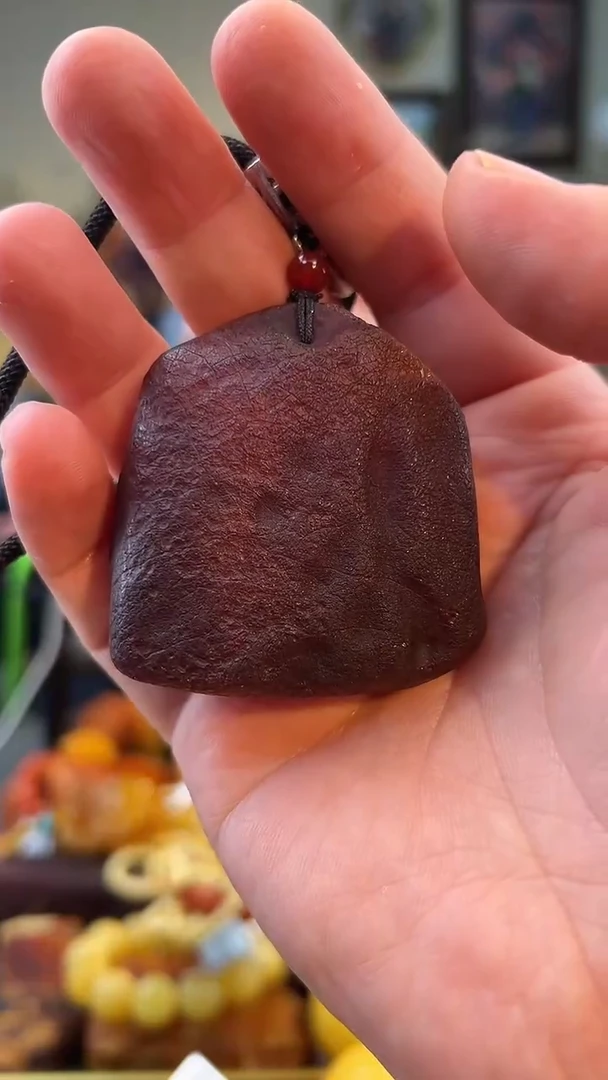 琥珀颈饰未镶嵌吊坠
