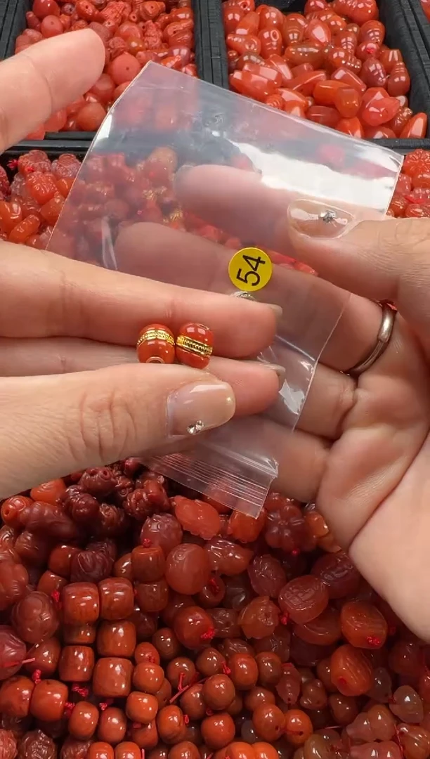 【闪购商品】南红玛瑙颈饰未镶嵌1