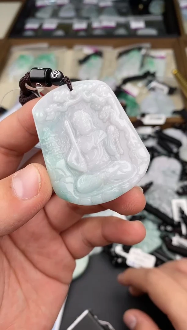 【闪购商品】翡翠颈饰未镶嵌  天然翡翠，一物一图