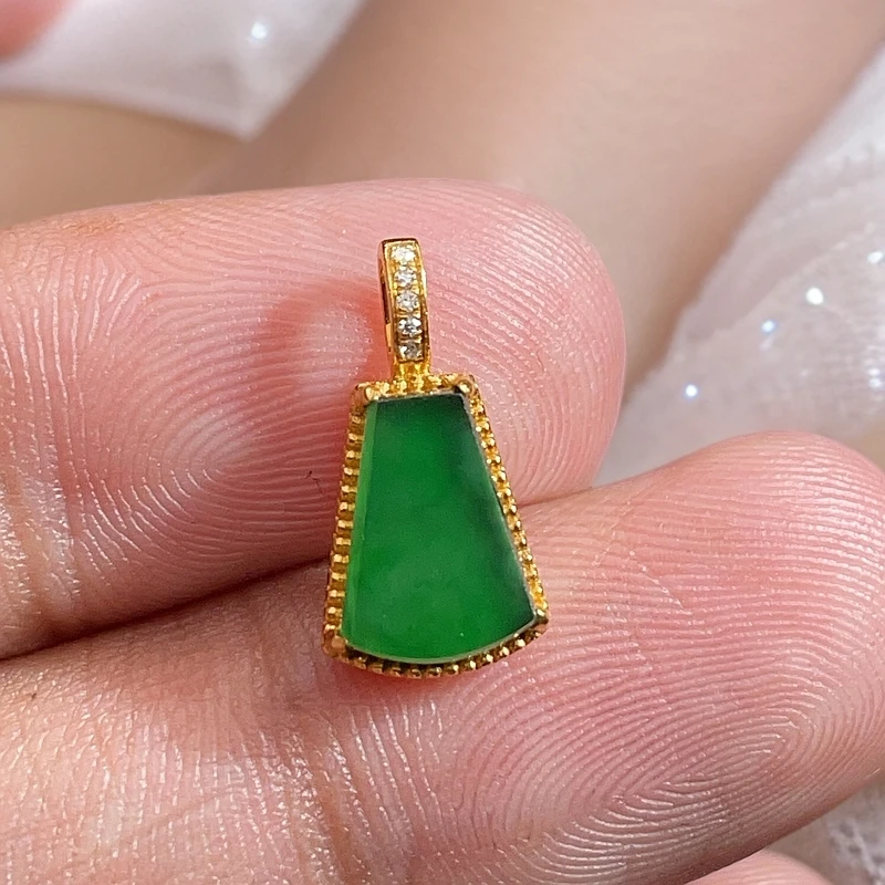 18K金天然翡翠A货Z-1380无事牌吊坠K黄镶嵌钻石珠宝玉石满绿阳绿