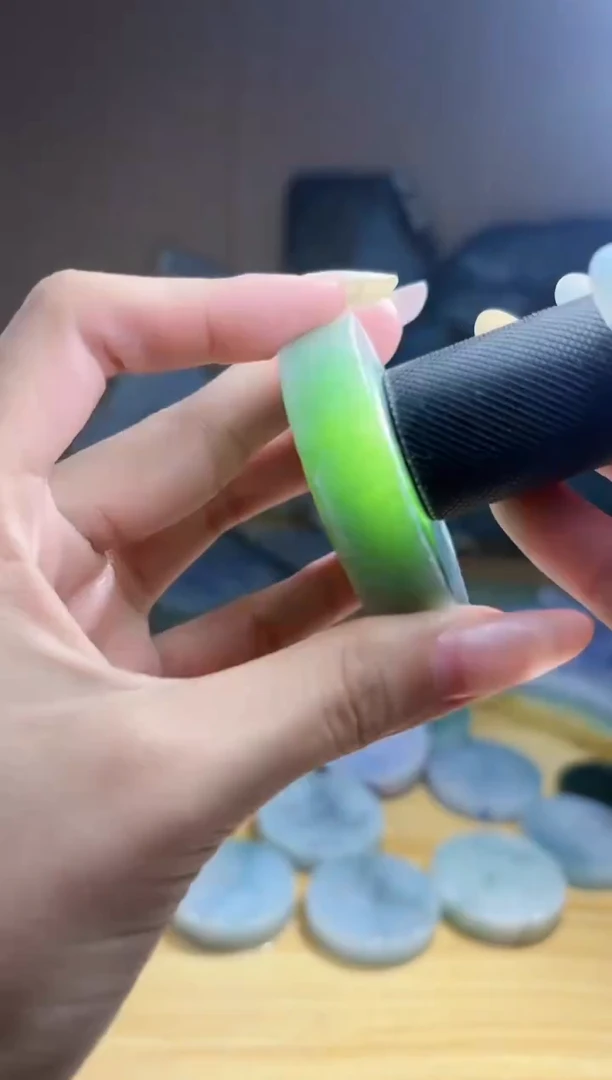 翡翠未镶嵌颈饰翡翠A货 温谭535