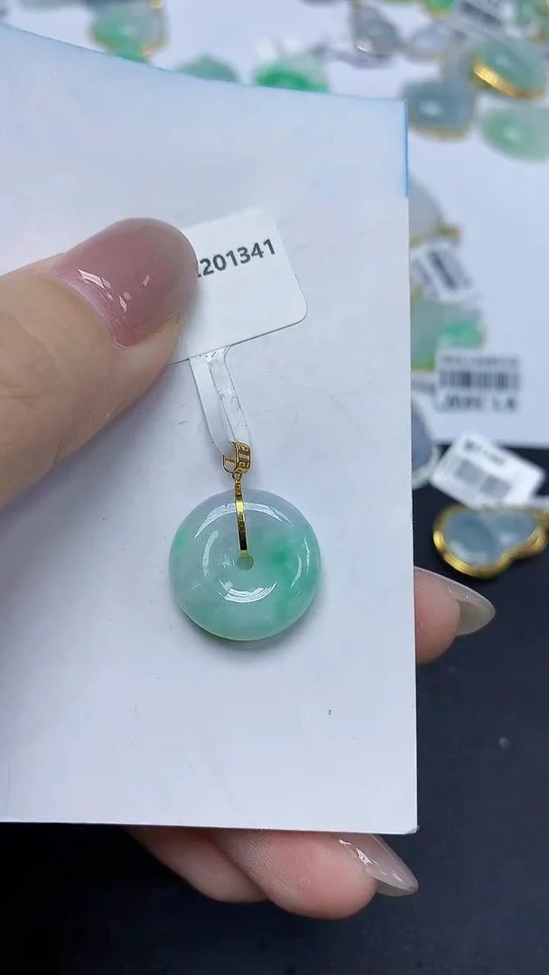 翡翠18K金镶嵌颈饰天然缅甸翡翠A货