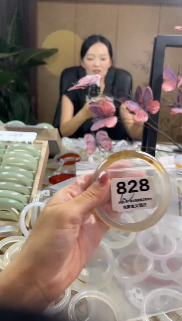 玛瑙/玉髓手镯未镶嵌828