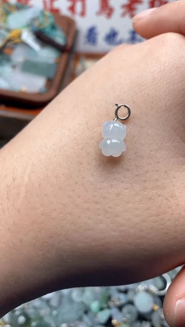 【闪购商品】翡翠颈饰未镶嵌哥哥