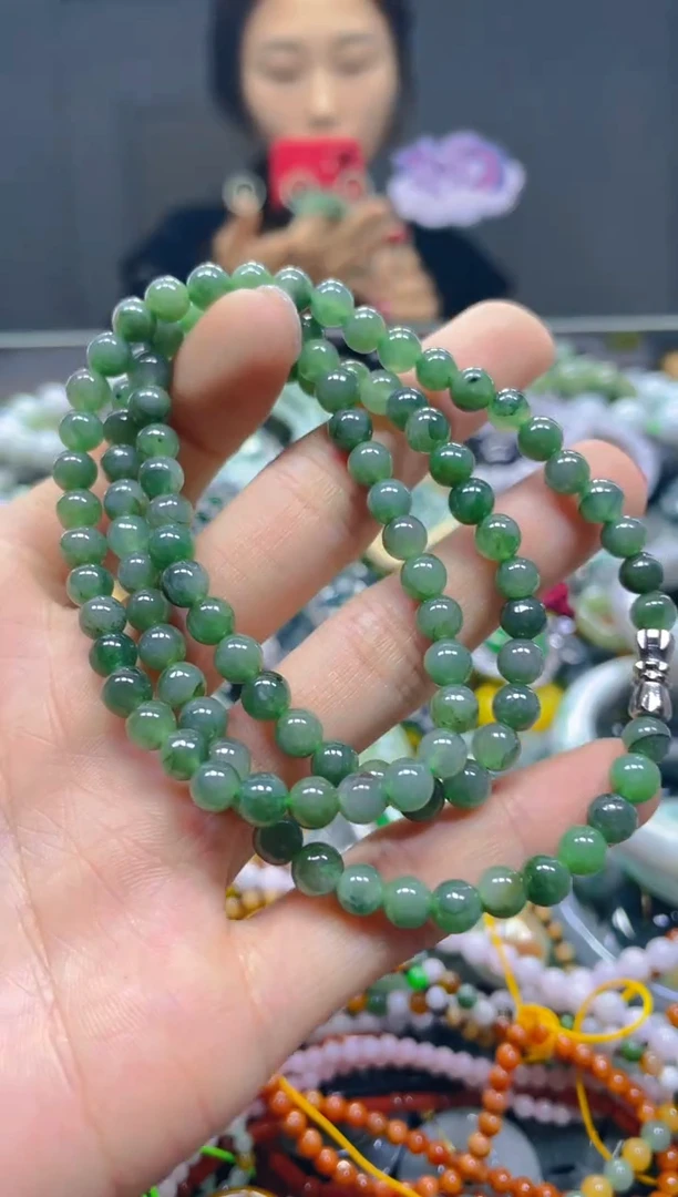 颈饰未镶嵌翡翠5MM/Q/翡翠A货，一件也是批发价