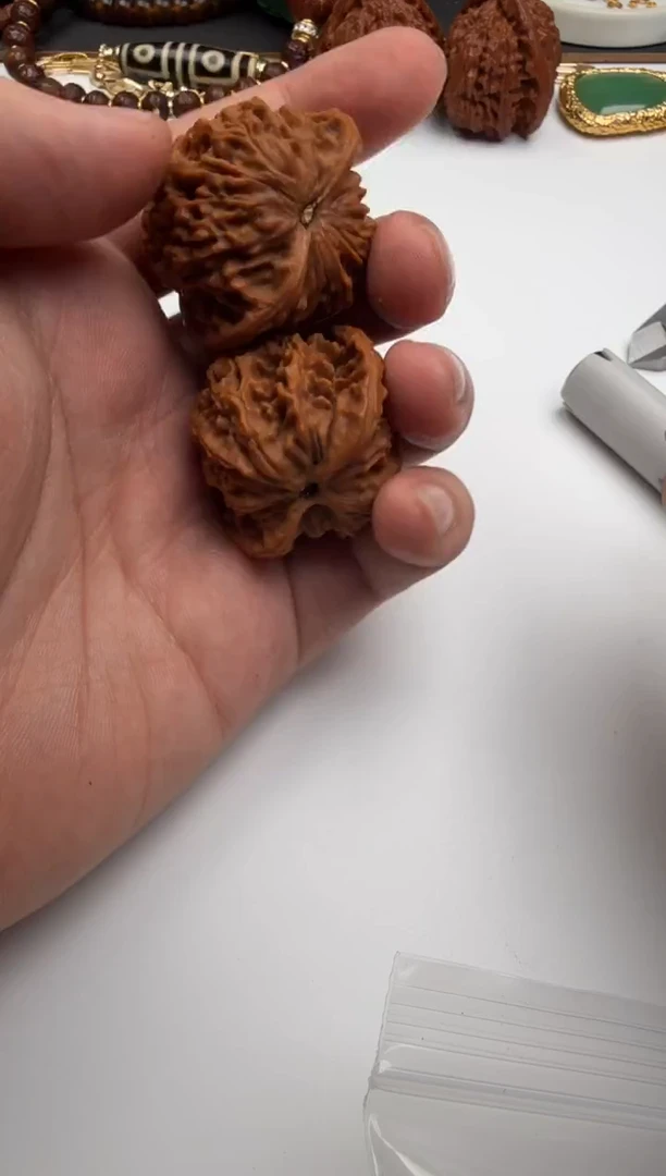 文玩核桃把件E***王核桃