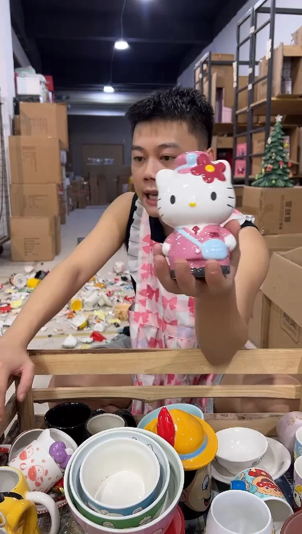 瓷片粉色kt猫邮递员存钱罐