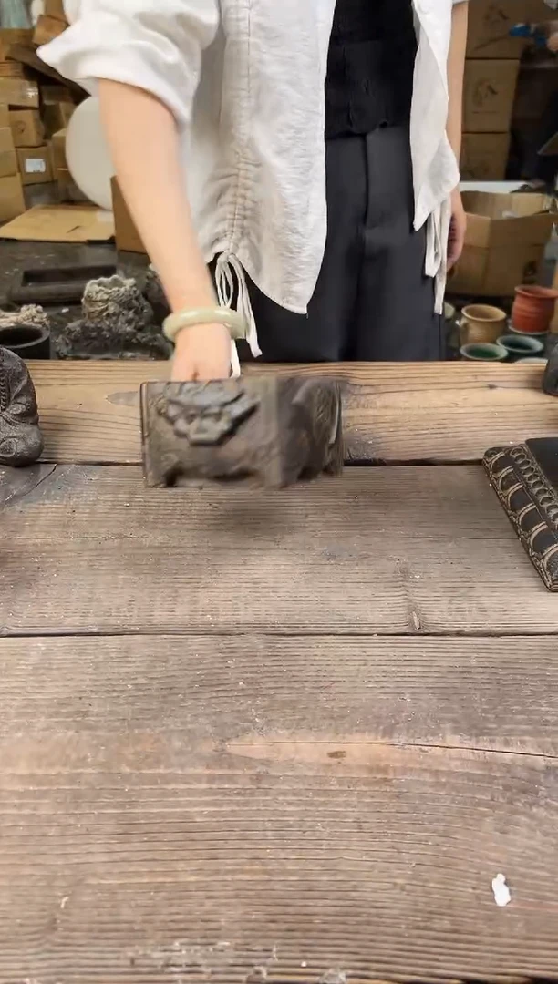 陶土【闪购商品】- 兽头四方盆