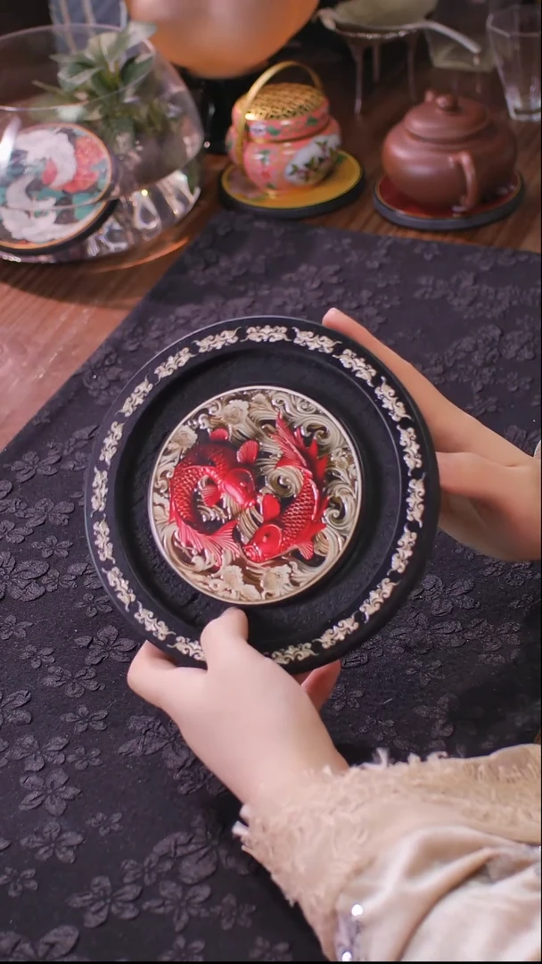 壹藏贰宝双鱼图案小壶承