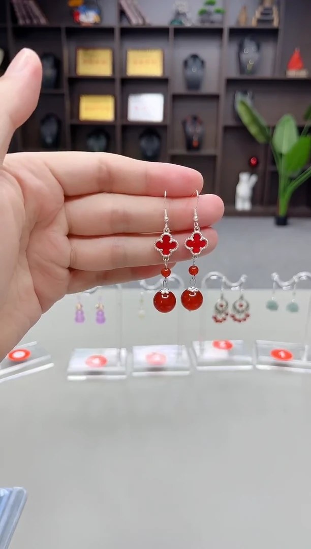 未镶嵌耳钉玛瑙/玉髓233000