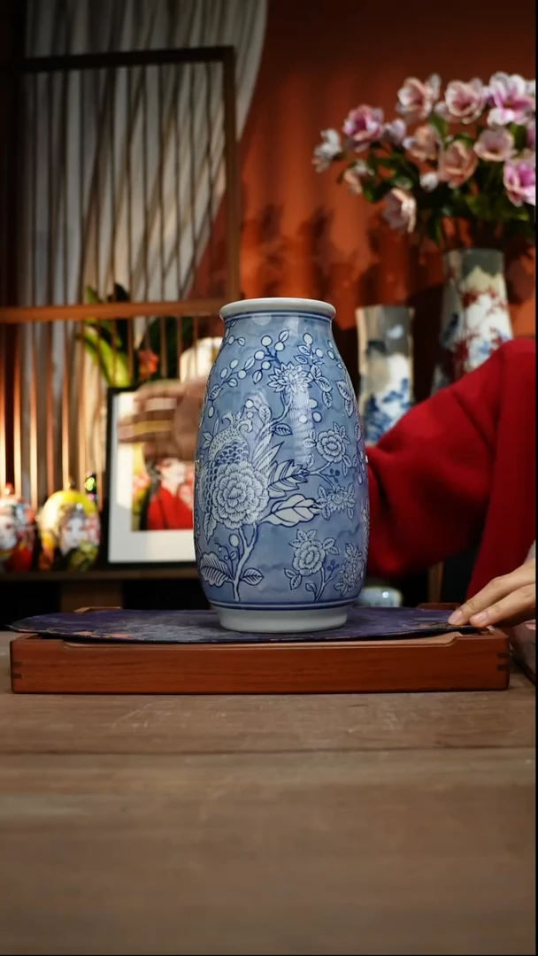 当代景德镇设计师釉下手绘陶瓷花瓶