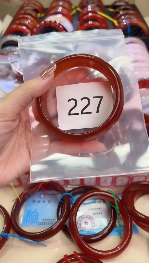玛瑙/玉髓手镯未镶嵌60圈口*227