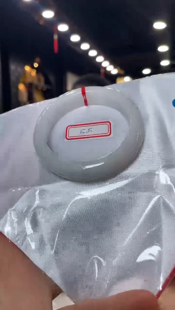 未镶嵌手镯翡翠24,54-55