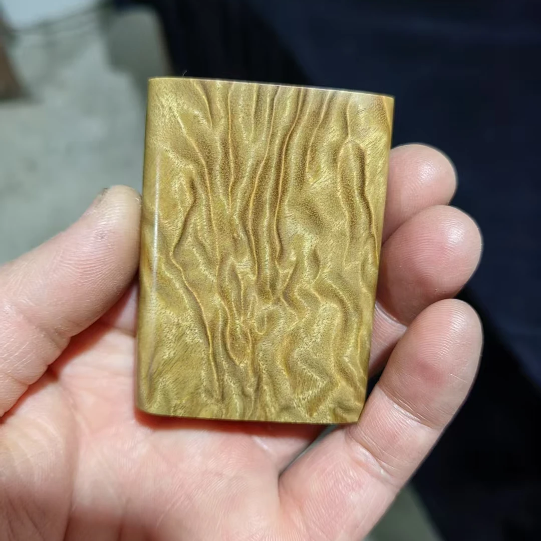 金丝楠木、无事牌