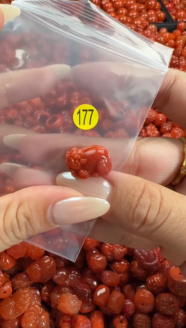 颈饰未镶嵌南红玛瑙1