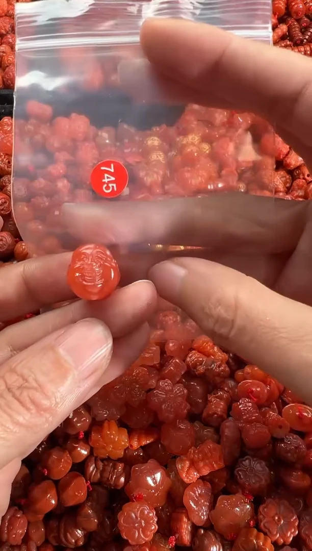 【闪购商品】南红玛瑙颈饰合金2
