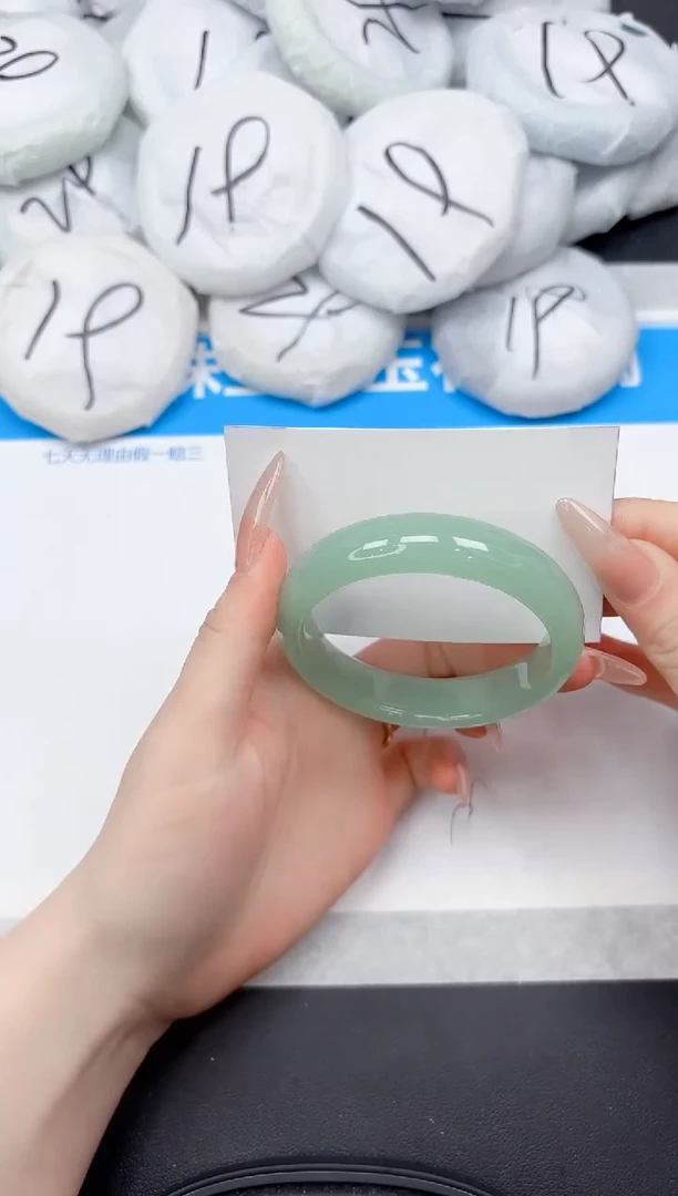 未镶嵌手镯石英质玉247-56