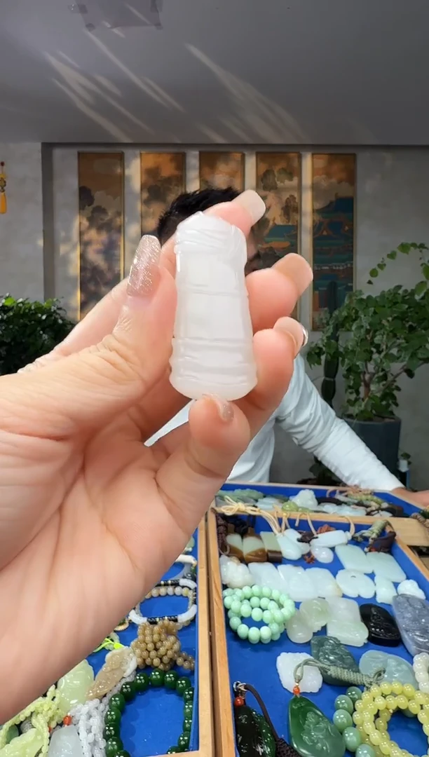 颈饰未镶嵌和田玉拍一发一