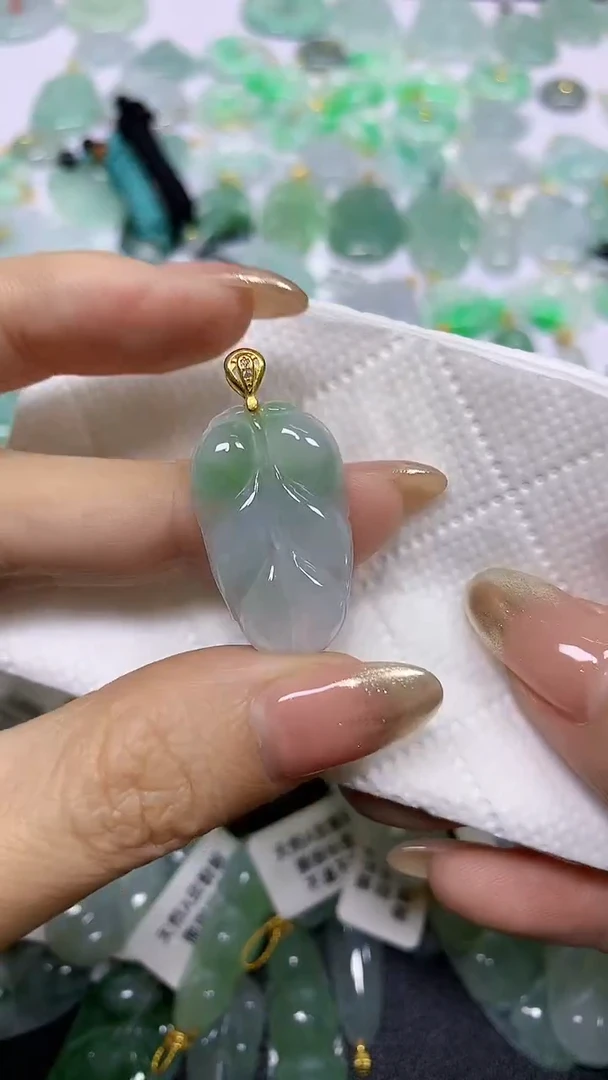 颈饰未镶嵌翡翠天然翡翠A货