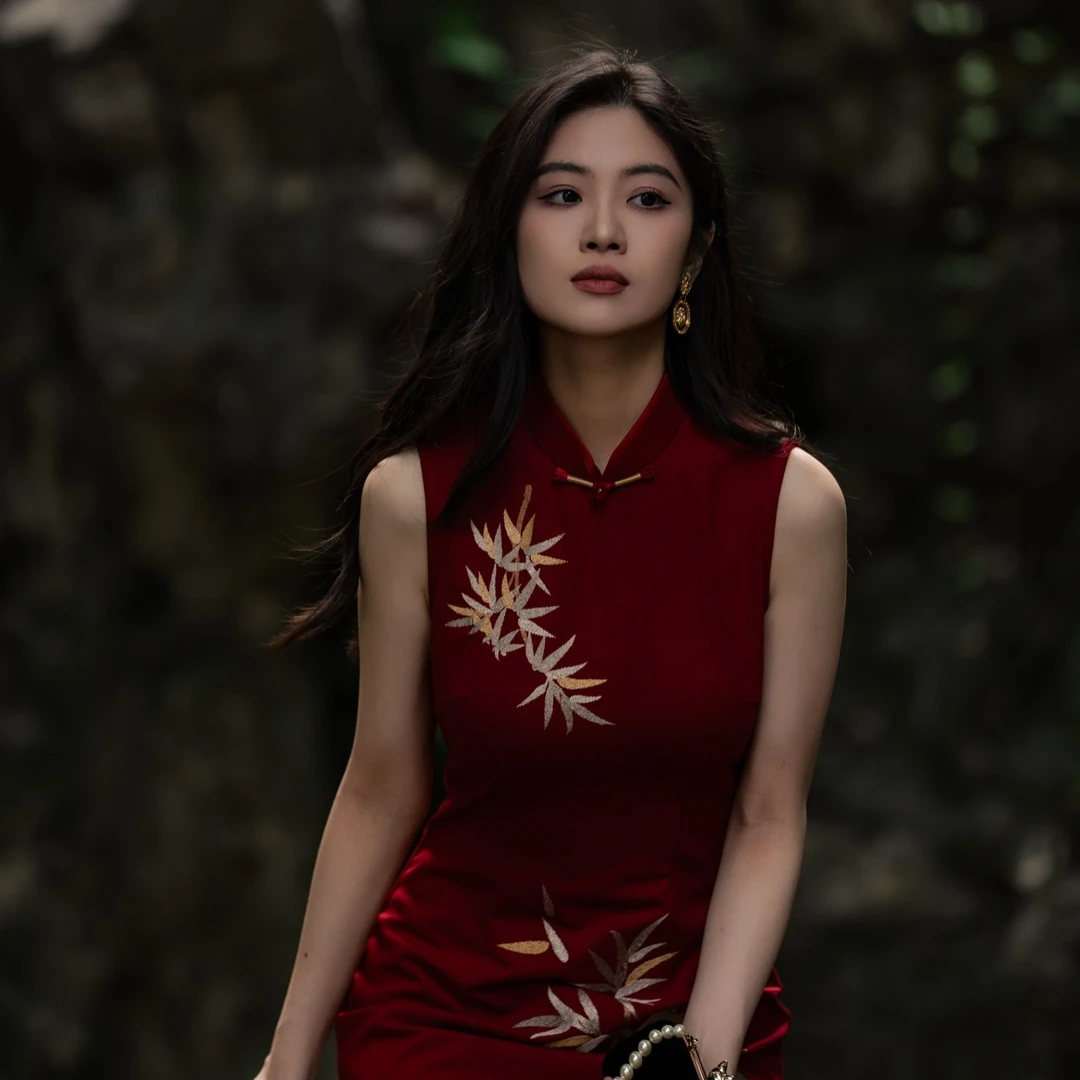 南羲【枫栖】新中式国风2025春夏新款设计款古法百搭无袖刺绣旗袍