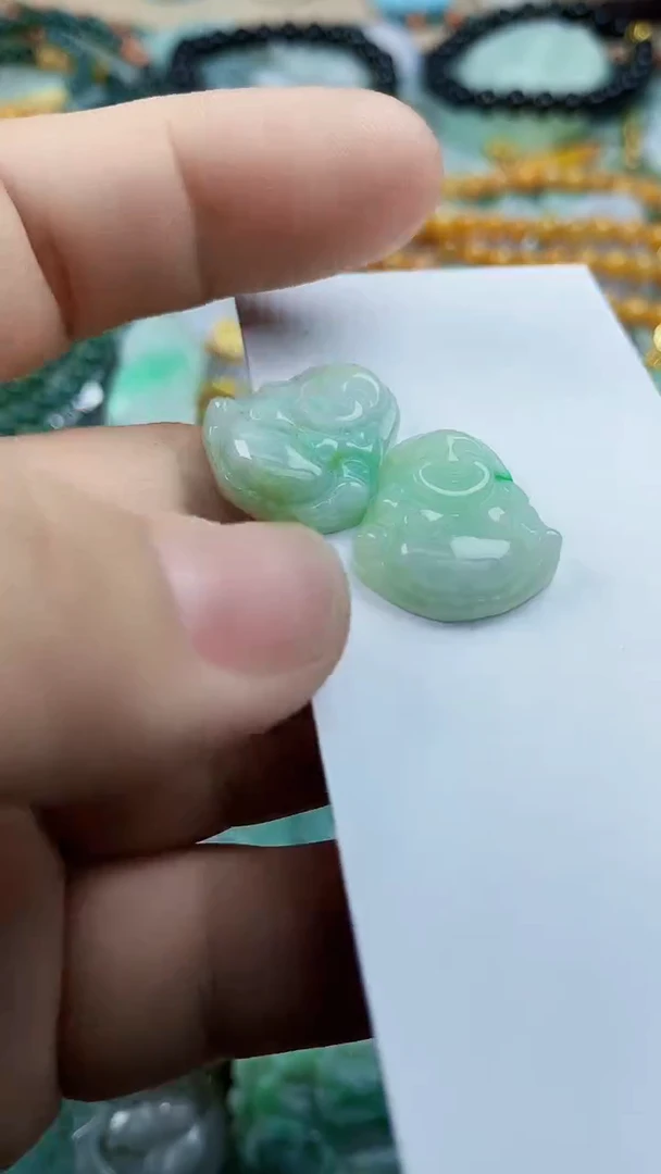 未镶嵌挂件翡翠佛两个