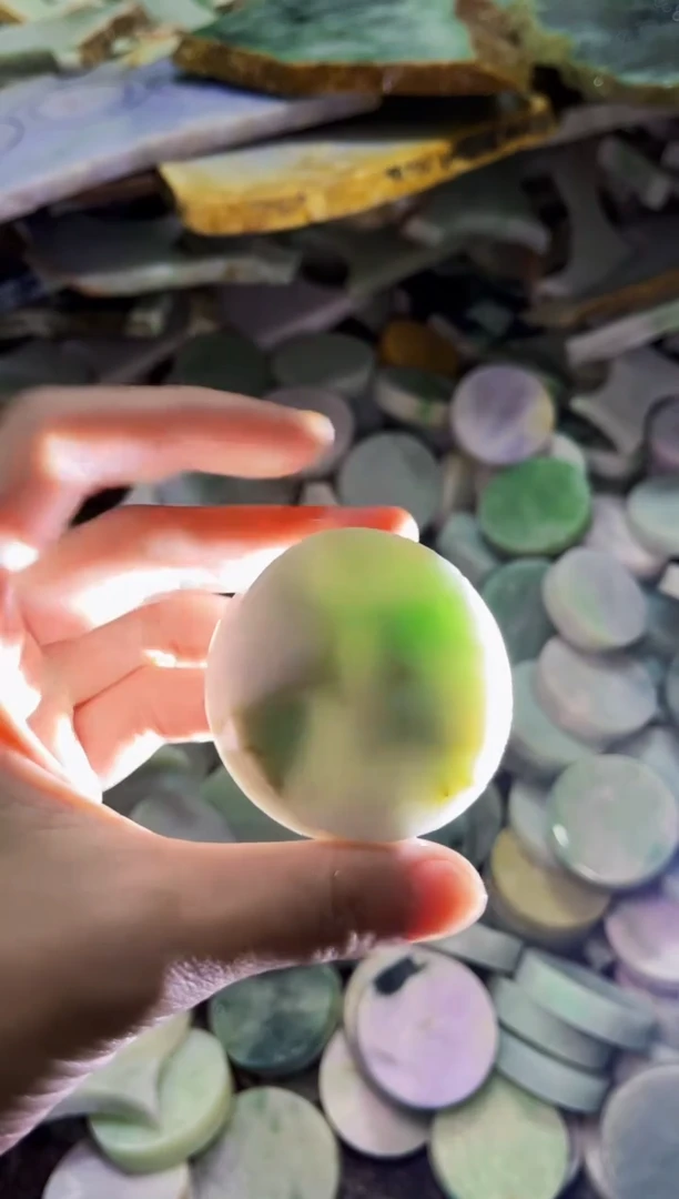 【闪购商品】翡翠颈饰未镶嵌A货吴玉081