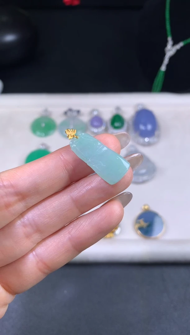 吊坠(不含链)18K金镶嵌翡翠