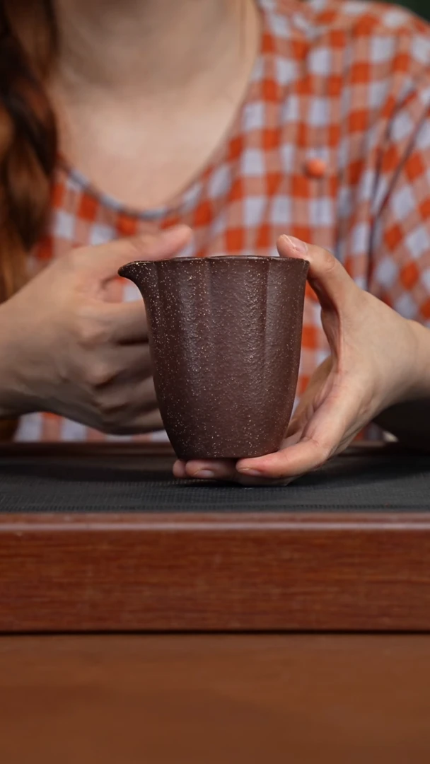 茶壶紫砂梨皮紫泥菱花公道杯