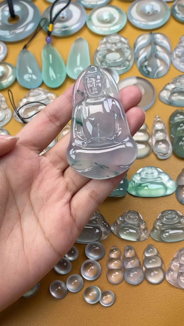 吊坠(不含链)未镶嵌翡翠33 素衣 68.3 41.9 6.3