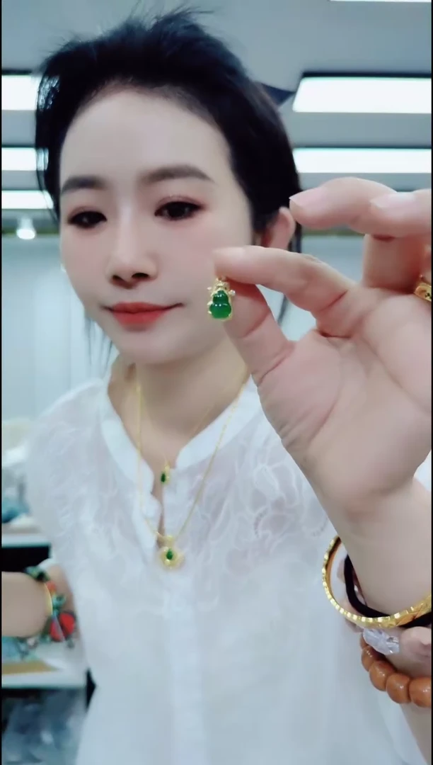 翡翠未镶嵌颈饰2098翡翠官帽葫芦吊坠